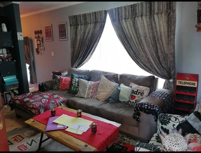2 BEDROOM TOWNHOUSE FOR SALE IN GLEN MARAIS